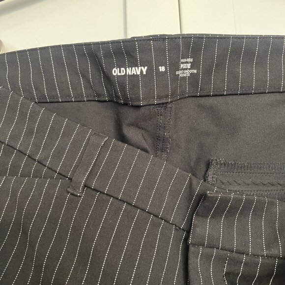 Old Navy High-Waisted Pixie Skinny Pants for Women size 18 (R) - Picture 3 of 3